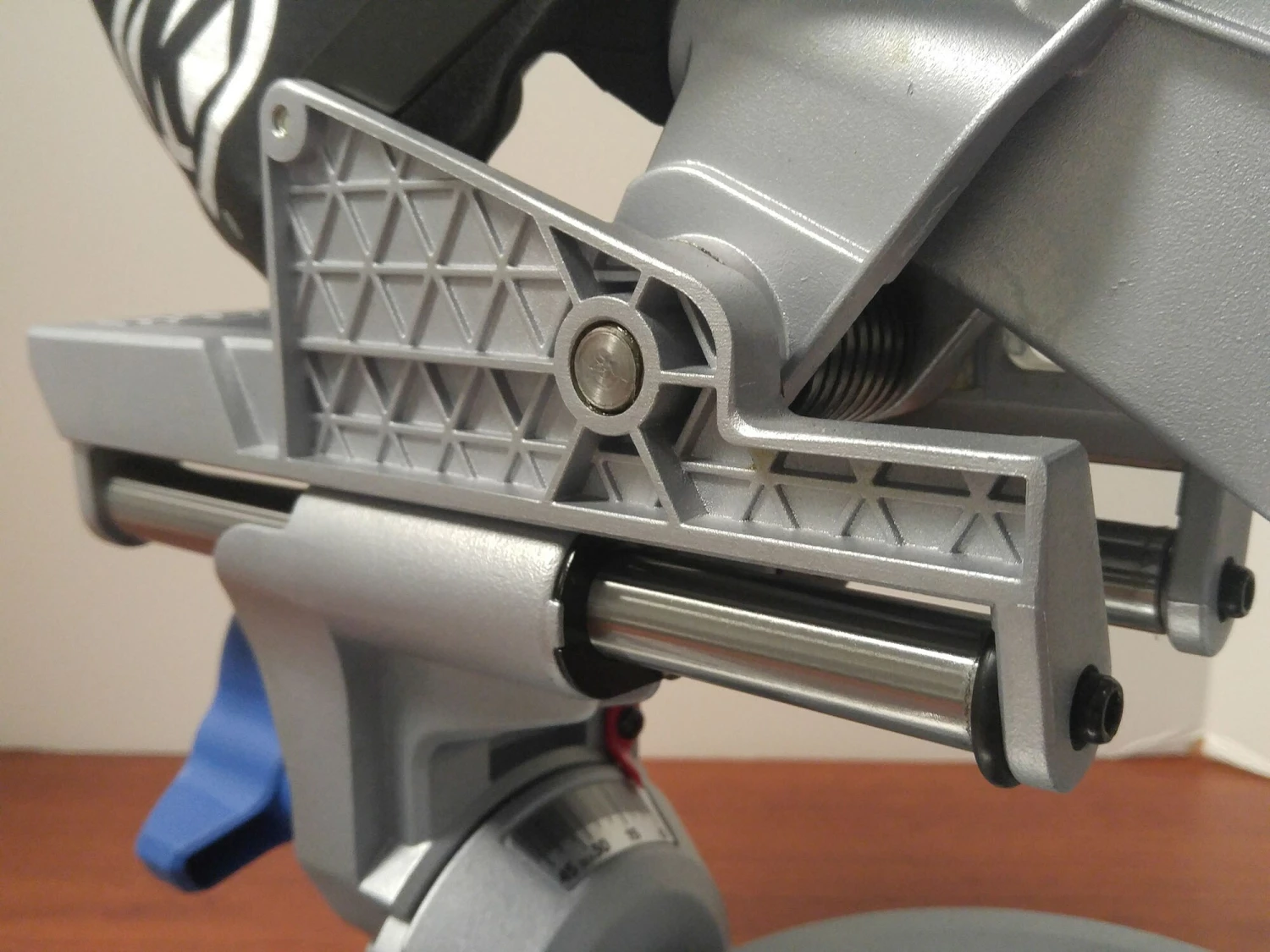 Kobalt Miter Saws Compact sliding 7-1/4-in 10 Amps Single Bevel Sliding Compound Corded Miter Saw 12 Kobalt Miter Saws Compact sliding 7-1/4-in 10 Amps Single Bevel Sliding Compound Corded Miter Saw - Image 12