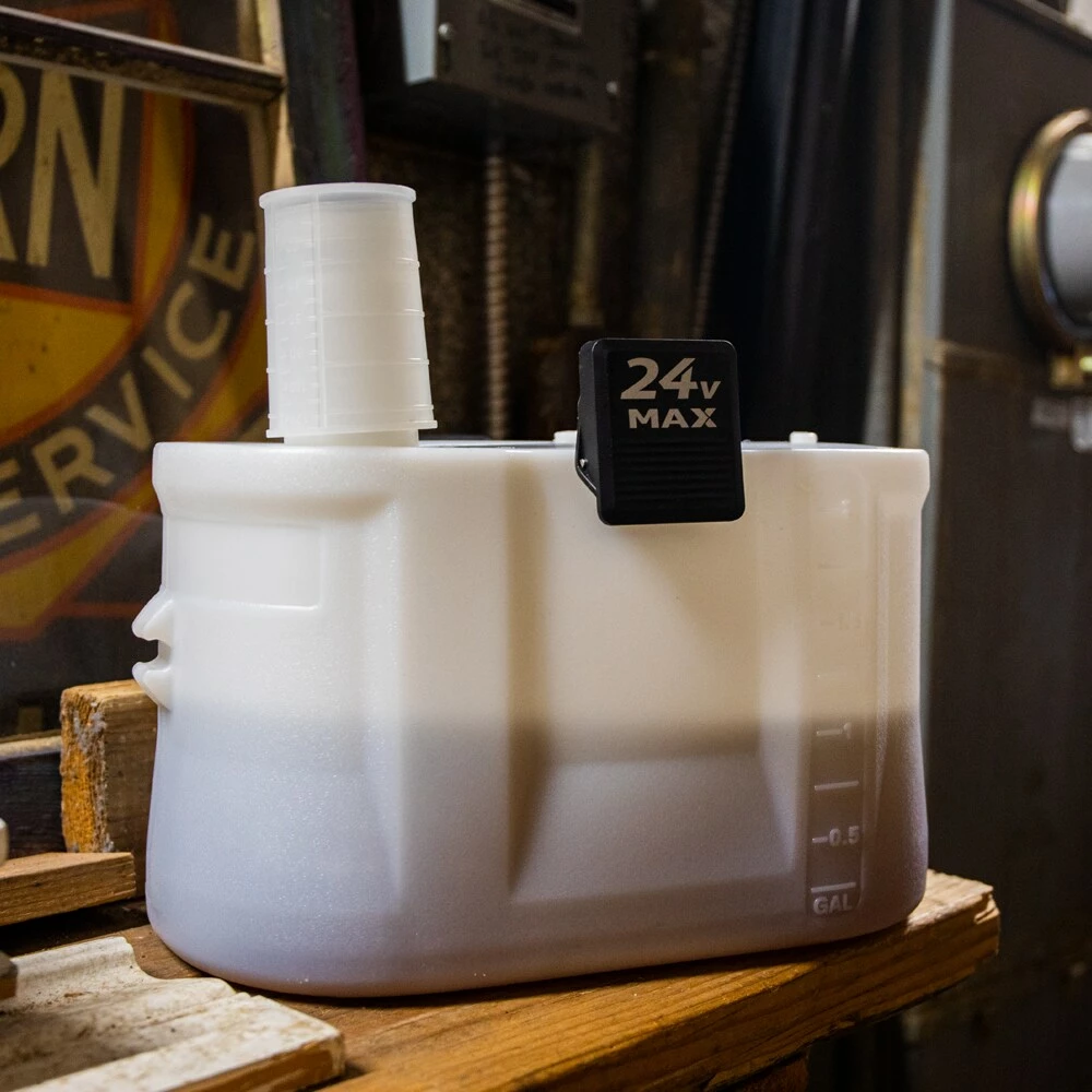 Kobalt Garden Sprayers 2-Gallon Plastic Handheld Sprayer 5 Kobalt Garden Sprayers 2-Gallon Plastic Handheld Sprayer - Image 5