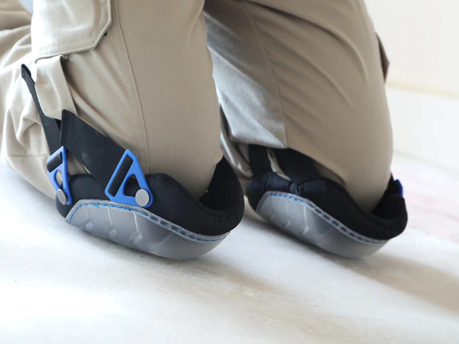 Kobalt Hard Shell Knee Pads 4 Kobalt Hard Shell Knee Pads - Image 4